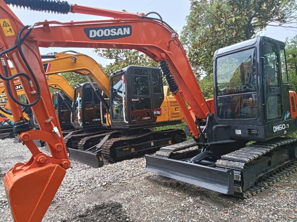 Doosan DH 60 - Lintekskavaator: pilt 2 Doosan DH 60 - Lintekskavaator: pilt 2