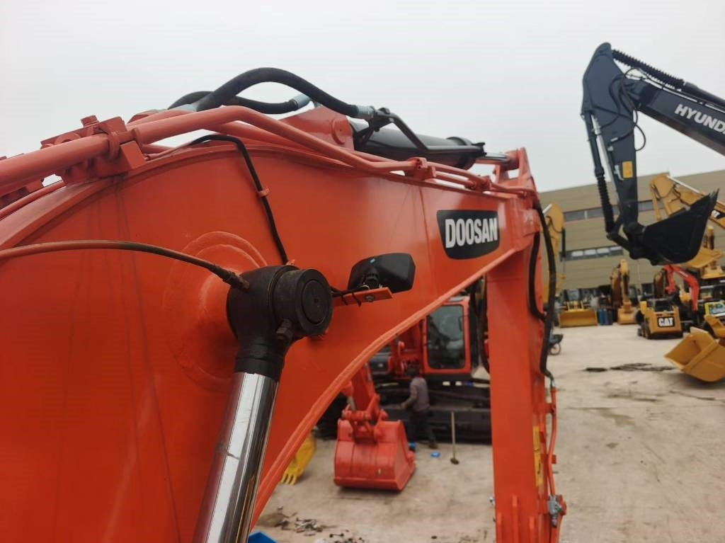 Doosan DX 140 - Lintekskavaator: pilt 2 Doosan DX 140 - Lintekskavaator: pilt 2
