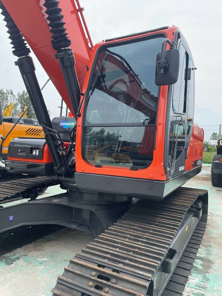 Doosan DX 225 LC - Lintekskavaator: pilt 4 Doosan DX 225 LC - Lintekskavaator: pilt 4