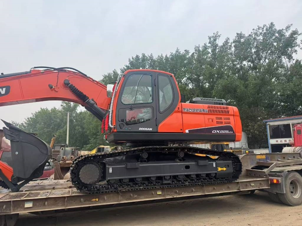 Doosan DX 225 LCA - Lintekskavaator: pilt 3 Doosan DX 225 LCA - Lintekskavaator: pilt 3