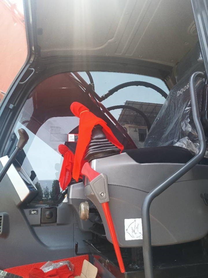 Doosan DX 225 LCA - Lintekskavaator: pilt 4 Doosan DX 225 LCA - Lintekskavaator: pilt 4