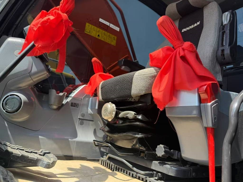 Doosan DX 340 - Lintekskavaator: pilt 4 Doosan DX 340 - Lintekskavaator: pilt 4