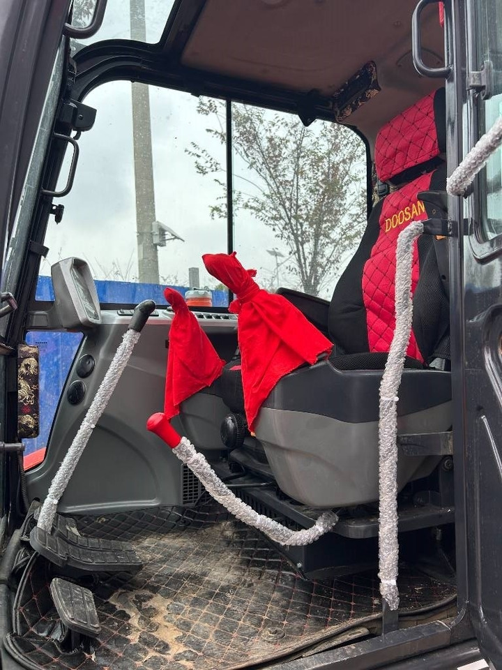Doosan DX 60 - Miniekskavaator: pilt 3 Doosan DX 60 - Miniekskavaator: pilt 3