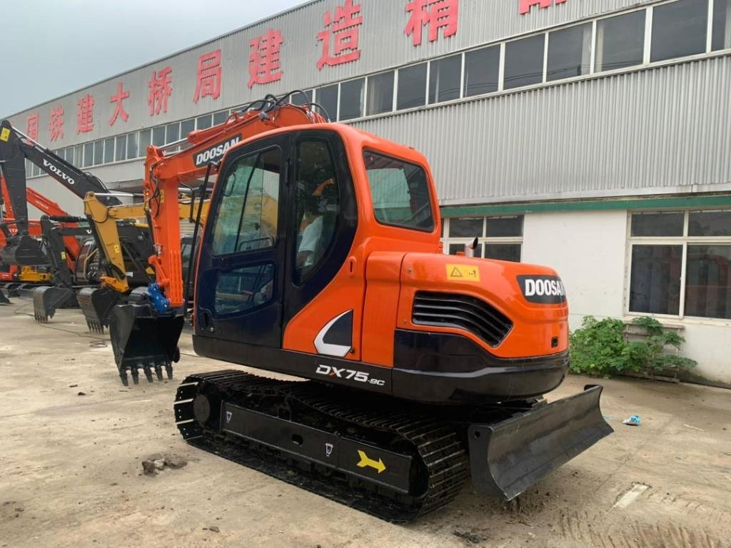 Doosan DX 75 - Miniekskavaator: pilt 3 Doosan DX 75 - Miniekskavaator: pilt 3