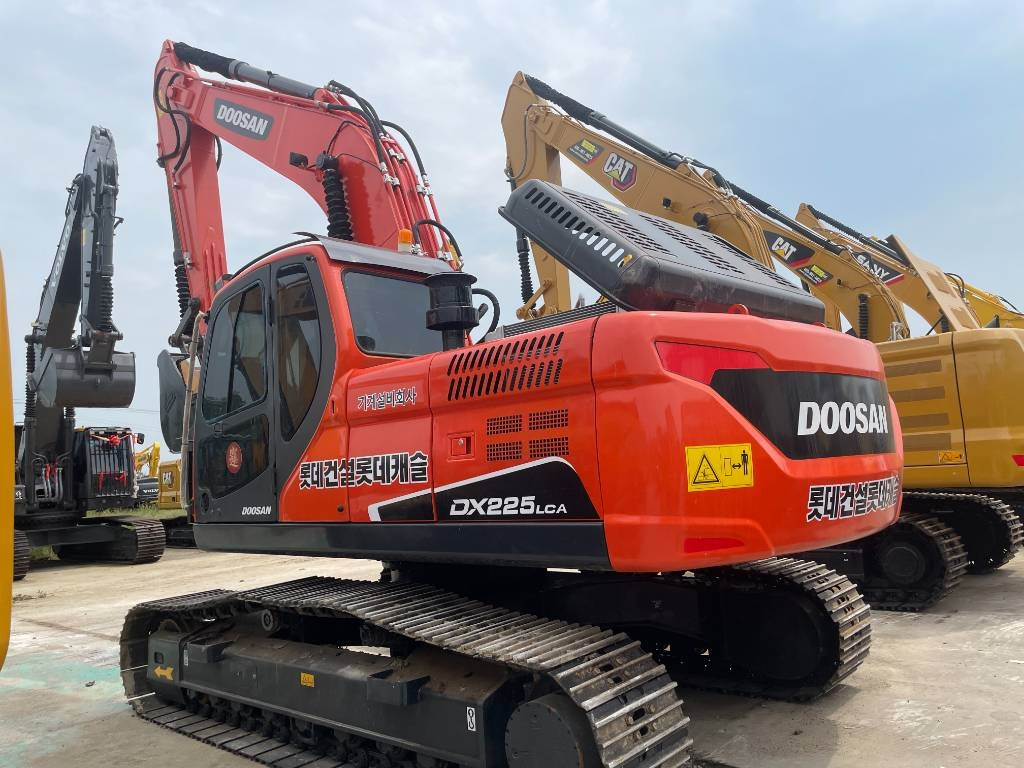 Doosan DX225LCA - Lintekskavaator: pilt 1 Doosan DX225LCA - Lintekskavaator: pilt 1