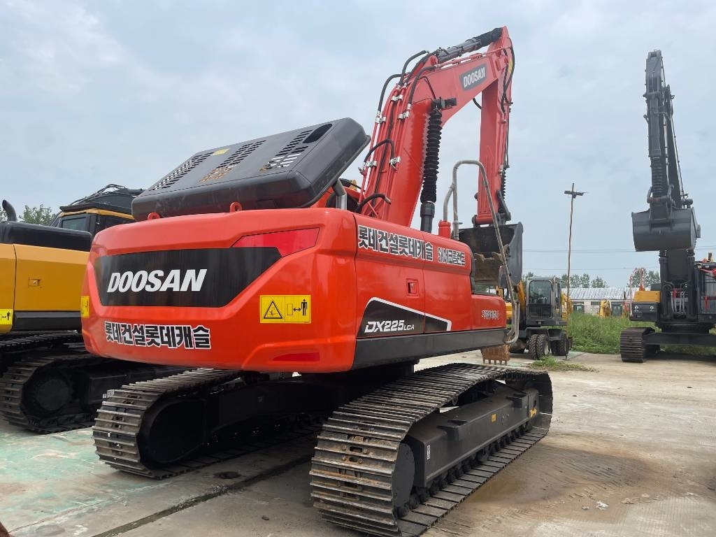 Doosan DX225LCA - Lintekskavaator: pilt 5 Doosan DX225LCA - Lintekskavaator: pilt 5