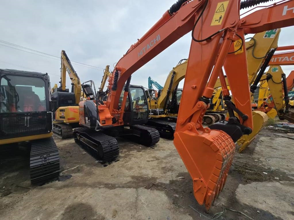 Hitachi ZX 135 US - Lintekskavaator: pilt 3 Hitachi ZX 135 US - Lintekskavaator: pilt 3
