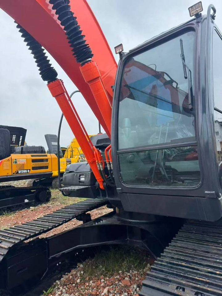 Hitachi ZX 200 - Lintekskavaator: pilt 2 Hitachi ZX 200 - Lintekskavaator: pilt 2