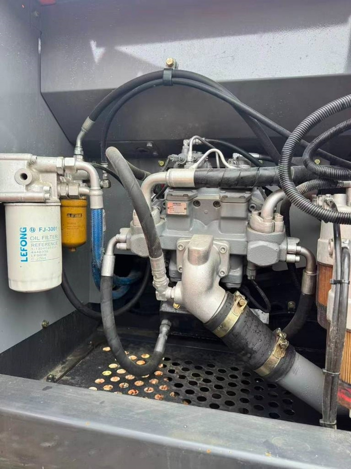 Hitachi ZX 200 - Lintekskavaator: pilt 4 Hitachi ZX 200 - Lintekskavaator: pilt 4