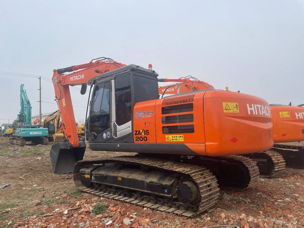 Hitachi ZX 200 - Lintekskavaator: pilt 1 Hitachi ZX 200 - Lintekskavaator: pilt 1