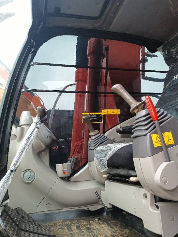 Hitachi ZX 200 - Lintekskavaator: pilt 3 Hitachi ZX 200 - Lintekskavaator: pilt 3