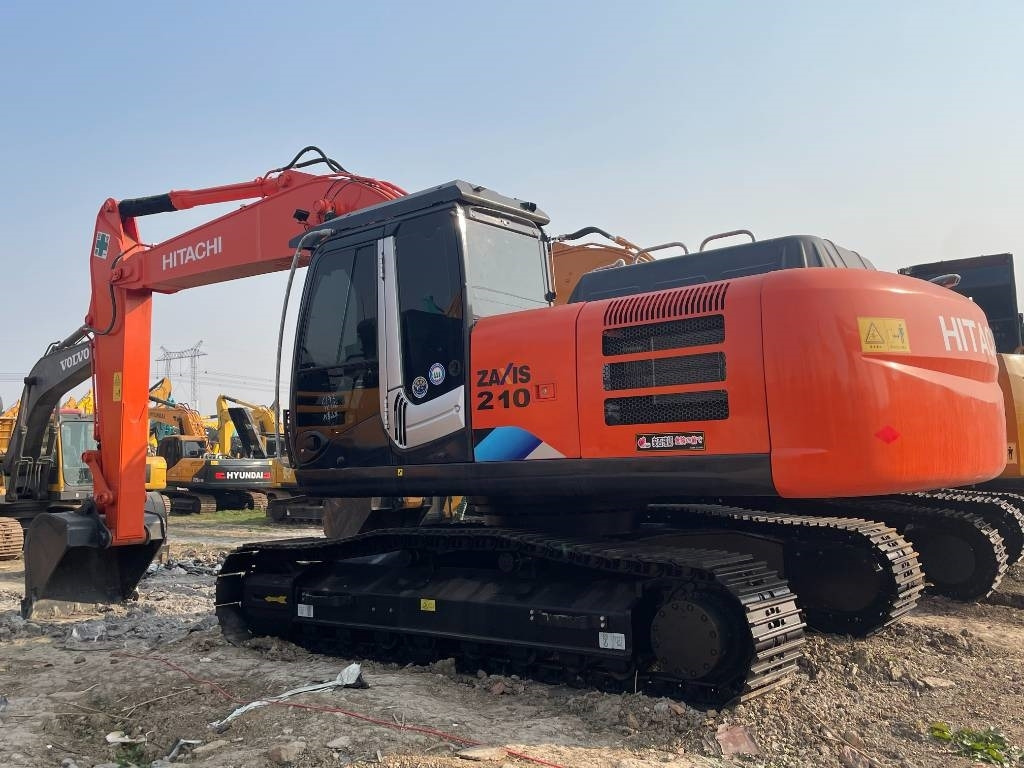 Hitachi ZX 210 - Lintekskavaator: pilt 1 Hitachi ZX 210 - Lintekskavaator: pilt 1