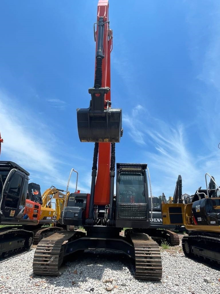 Hitachi ZX 240 - Lintekskavaator: pilt 2 Hitachi ZX 240 - Lintekskavaator: pilt 2