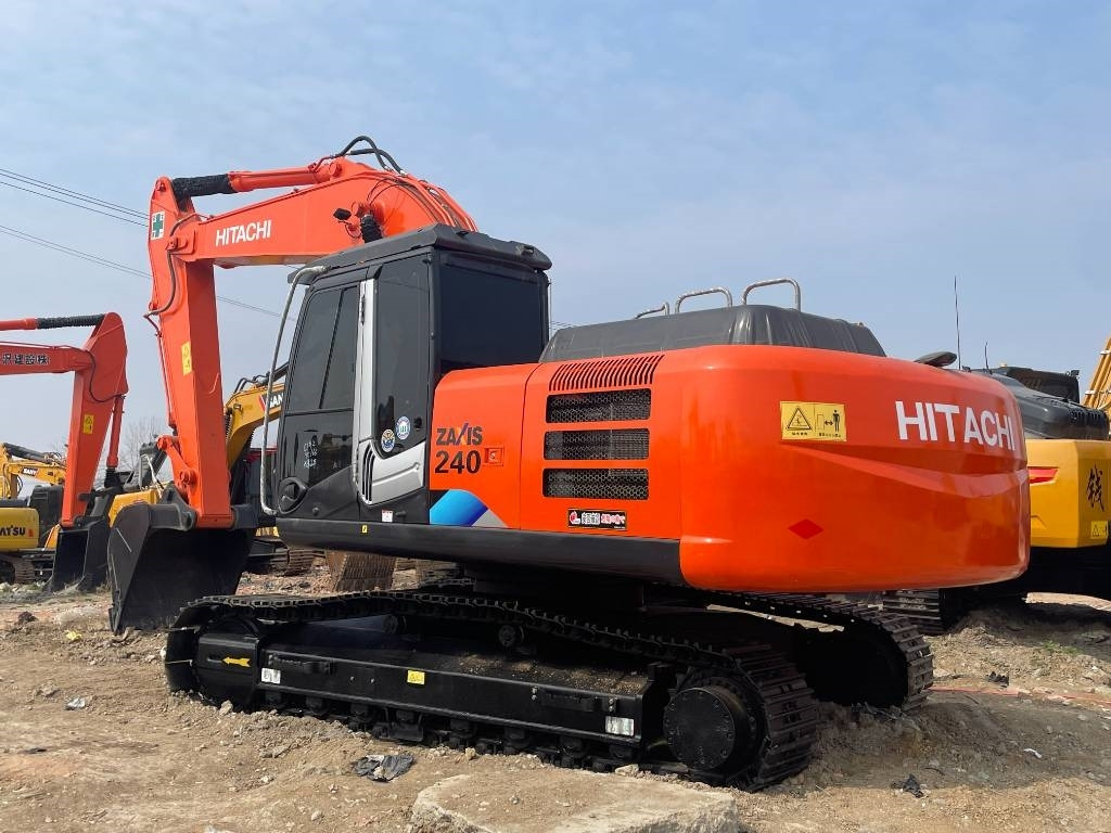 Hitachi ZX 240 - Lintekskavaator: pilt 1 Hitachi ZX 240 - Lintekskavaator: pilt 1