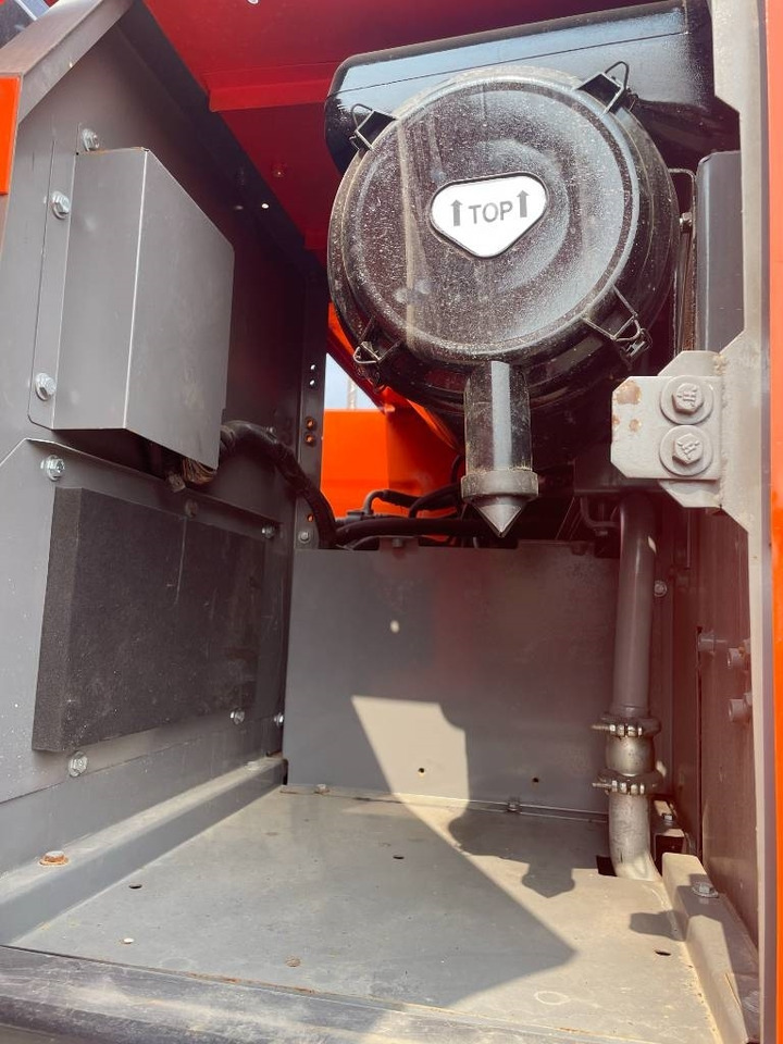 Hitachi ZX 240 - Lintekskavaator: pilt 4 Hitachi ZX 240 - Lintekskavaator: pilt 4