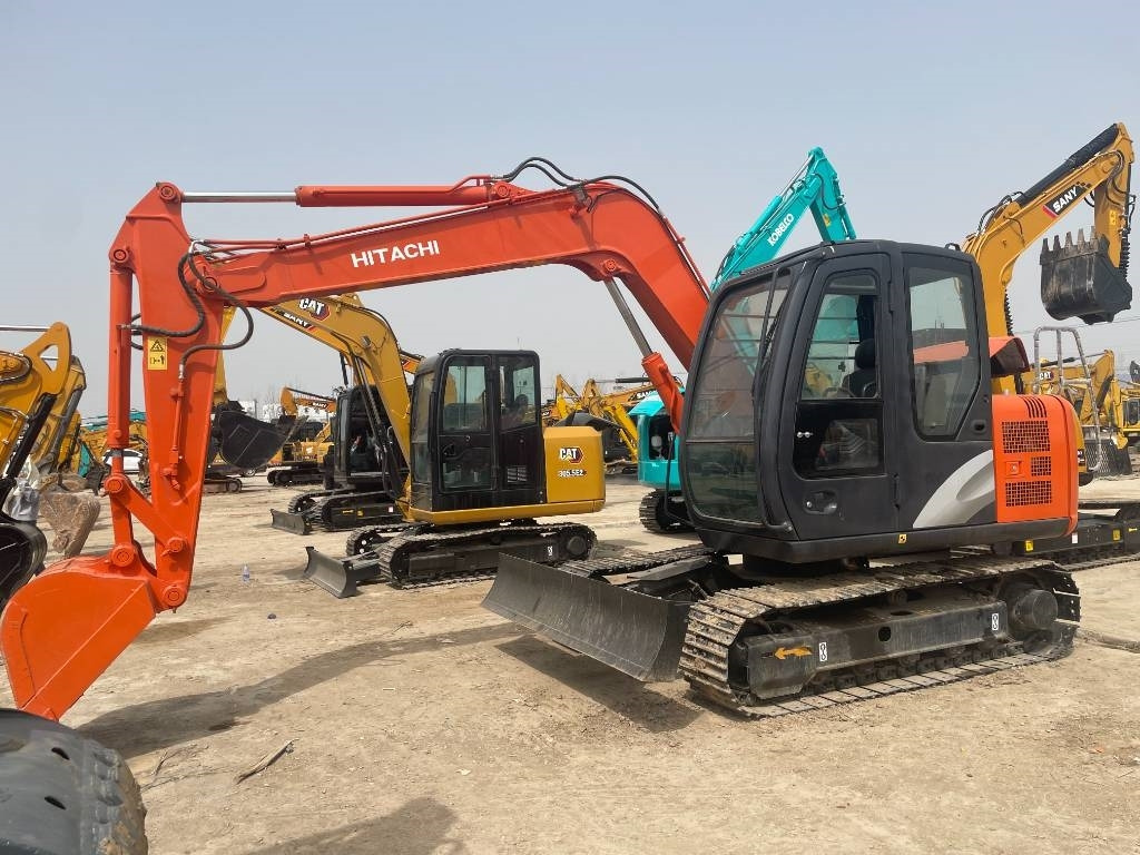Hitachi ZX 70 - Lintekskavaator: pilt 1 Hitachi ZX 70 - Lintekskavaator: pilt 1