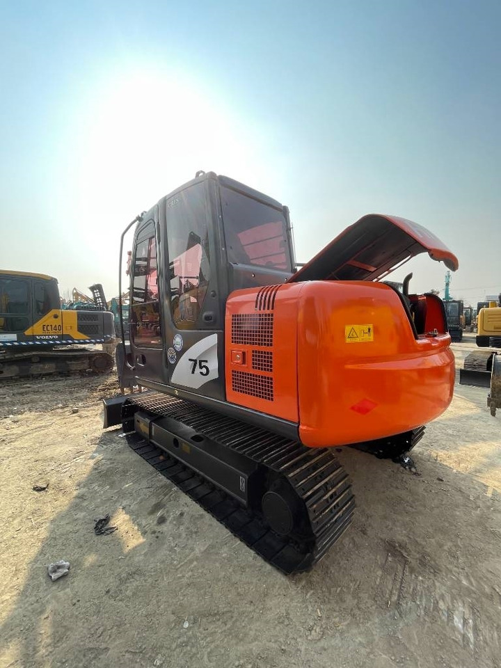 Hitachi ZX 75 - Lintekskavaator: pilt 3 Hitachi ZX 75 - Lintekskavaator: pilt 3