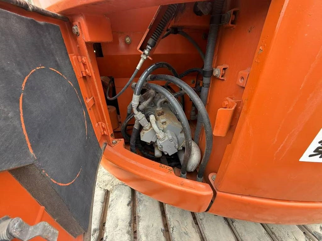Hitachi ZX 75 US - Miniekskavaator: pilt 4 Hitachi ZX 75 US - Miniekskavaator: pilt 4