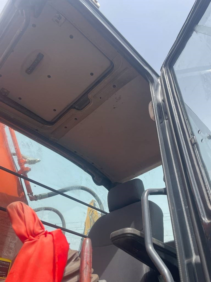 Hitachi ZX240 - Lintekskavaator: pilt 5 Hitachi ZX240 - Lintekskavaator: pilt 5