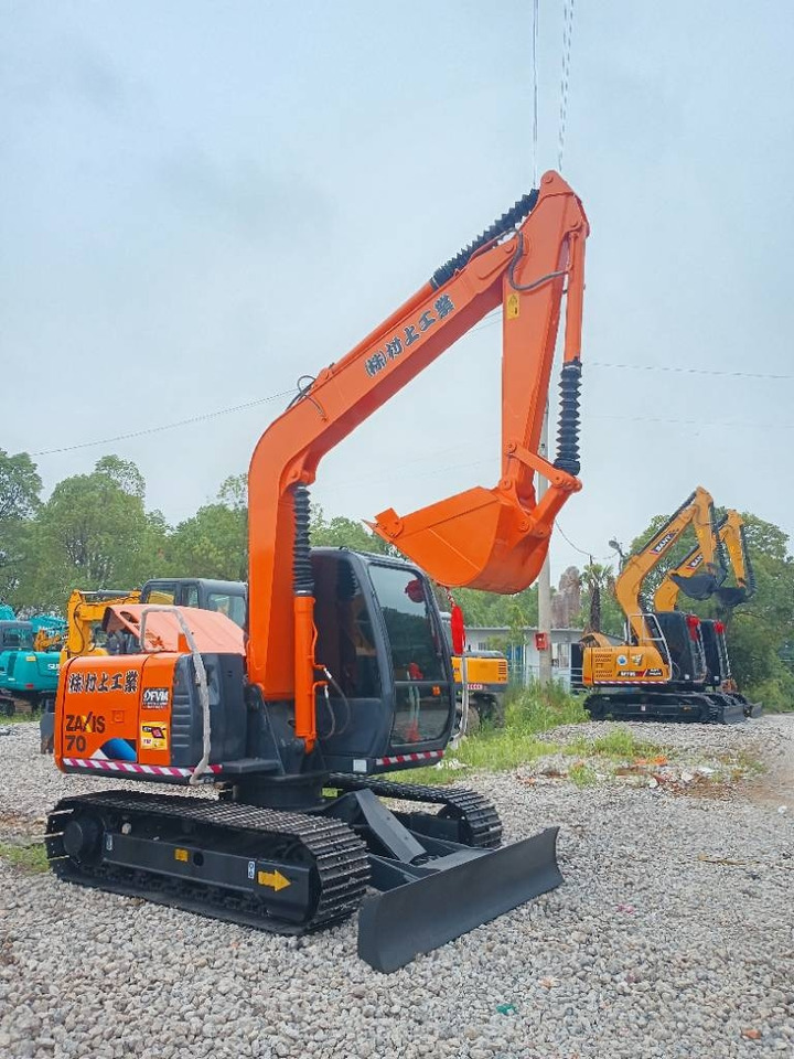 Hitachi ZX70 - Lintekskavaator: pilt 1 Hitachi ZX70 - Lintekskavaator: pilt 1