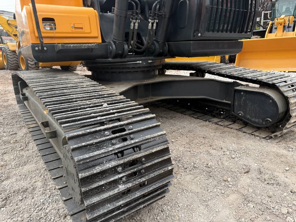 Hyundai HX220 - Lintekskavaator: pilt 4 Hyundai HX220 - Lintekskavaator: pilt 4