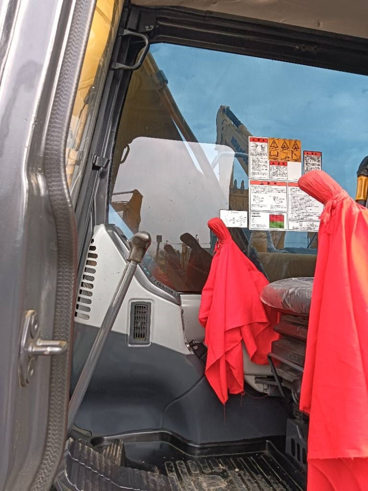 Komatsu PC 130 - Lintekskavaator: pilt 4 Komatsu PC 130 - Lintekskavaator: pilt 4