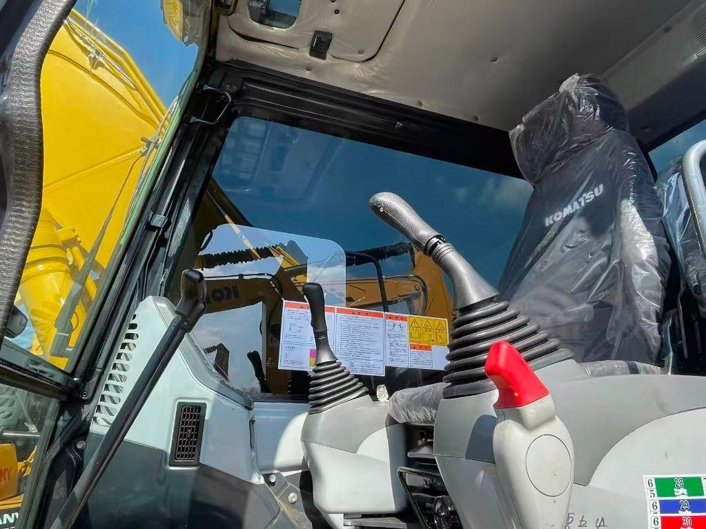 Komatsu PC 130 - Lintekskavaator: pilt 2 Komatsu PC 130 - Lintekskavaator: pilt 2