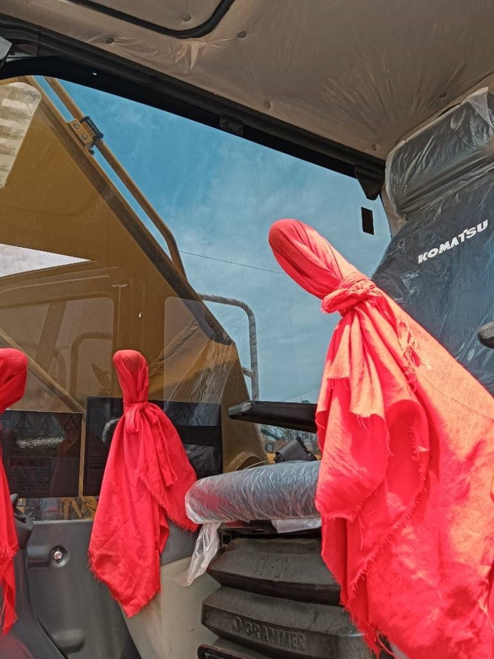 Komatsu PC 210 - Lintekskavaator: pilt 4 Komatsu PC 210 - Lintekskavaator: pilt 4