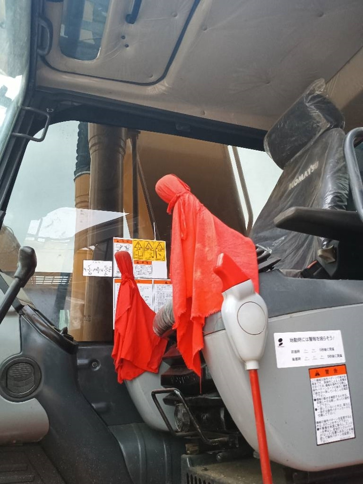 Komatsu PC 220-8  - Lintekskavaator: pilt 5 Komatsu PC 220-8  - Lintekskavaator: pilt 5