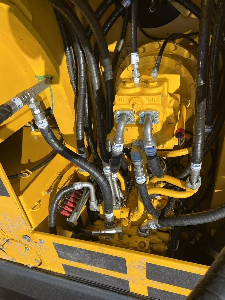 Komatsu PC 300 - Lintekskavaator: pilt 5 Komatsu PC 300 - Lintekskavaator: pilt 5