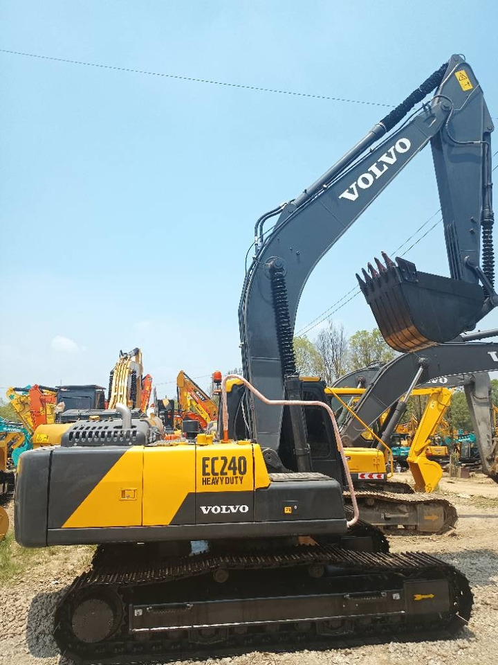 Volvo EC 240 - Lintekskavaator: pilt 1 Volvo EC 240 - Lintekskavaator: pilt 1