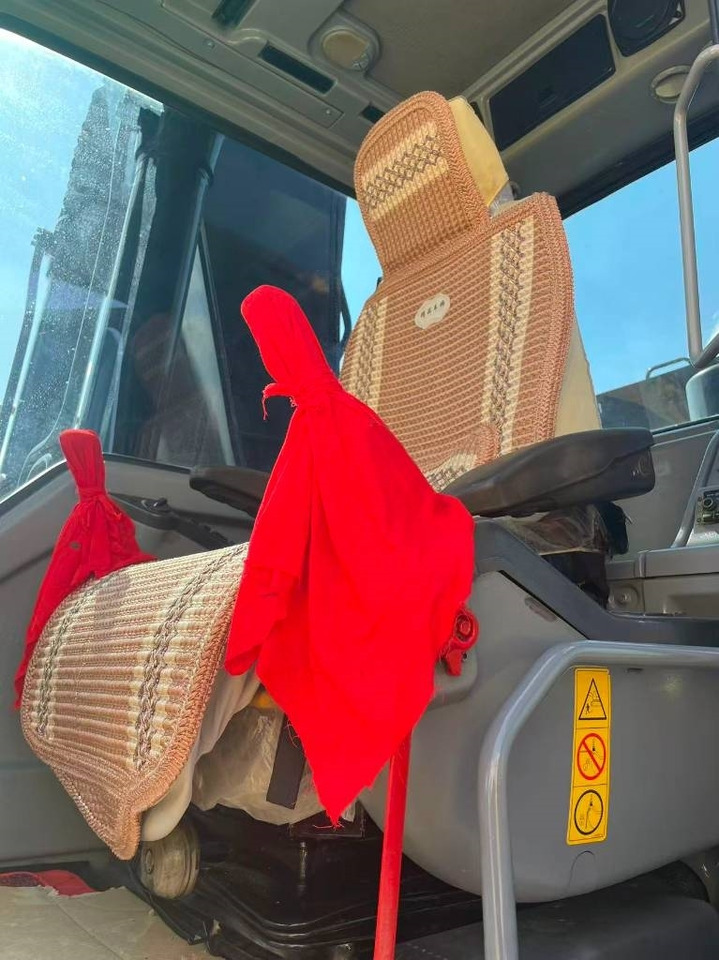 Volvo EC 240 - Lintekskavaator: pilt 3 Volvo EC 240 - Lintekskavaator: pilt 3