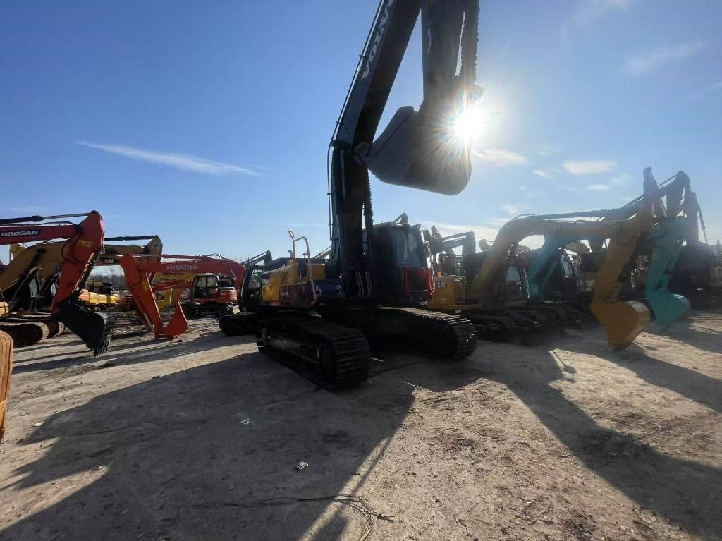 Volvo EC300 - Lintekskavaator: pilt 3 Volvo EC300 - Lintekskavaator: pilt 3