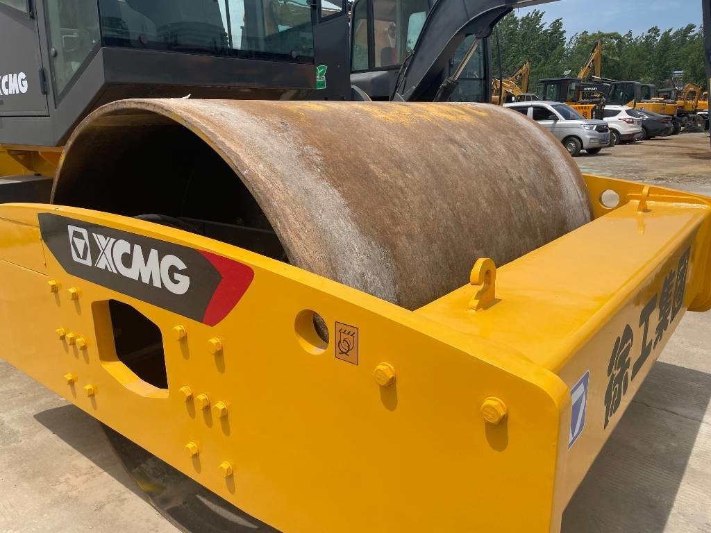 XCMG XS 223 J - Tihendaja: pilt 2 XCMG XS 223 J - Tihendaja: pilt 2