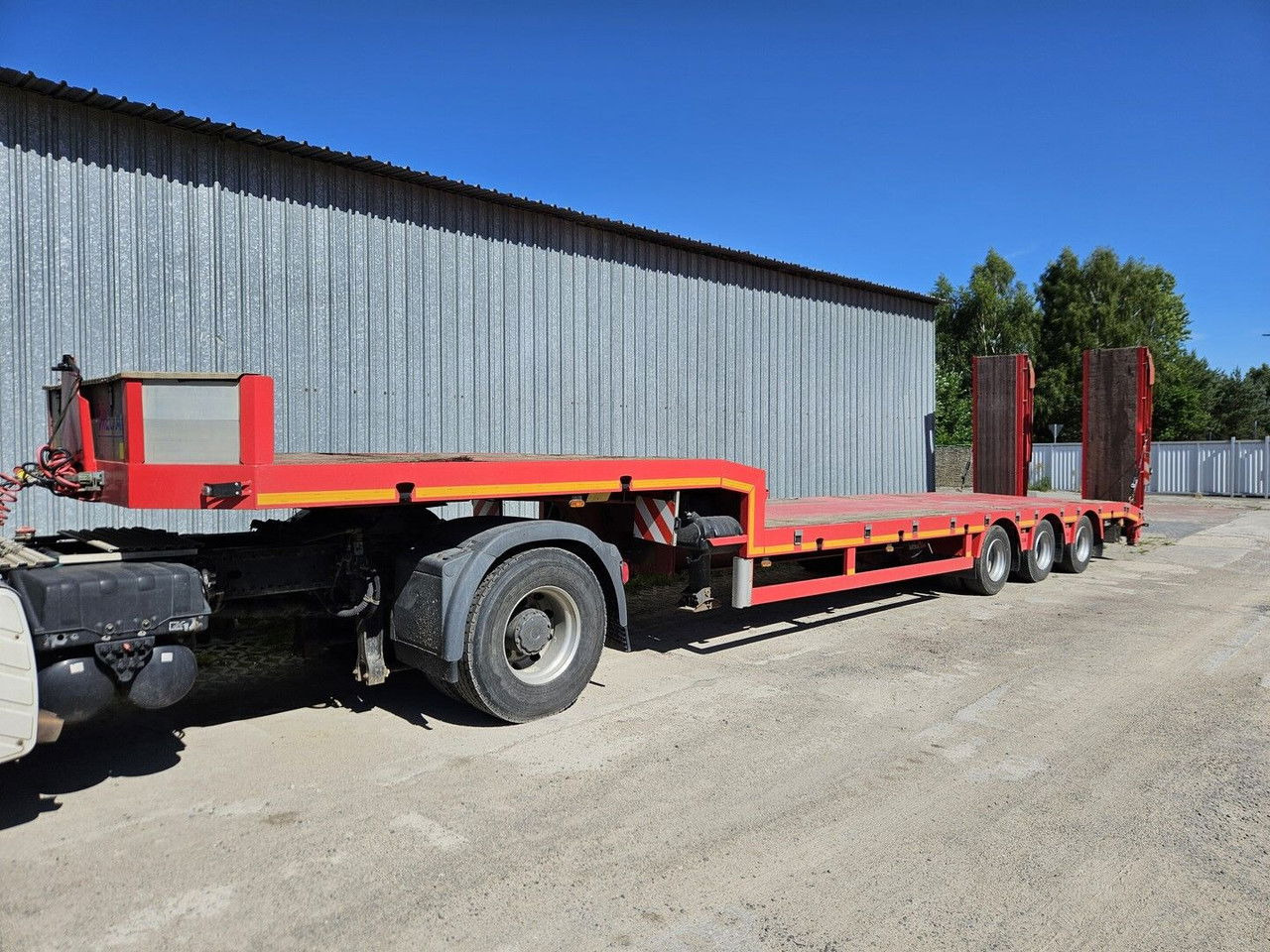 Mega MNN Hydraulic Ramps - Madal platvormpoolhaagis: pilt 1 Mega MNN Hydraulic Ramps - Madal platvormpoolhaagis: pilt 1