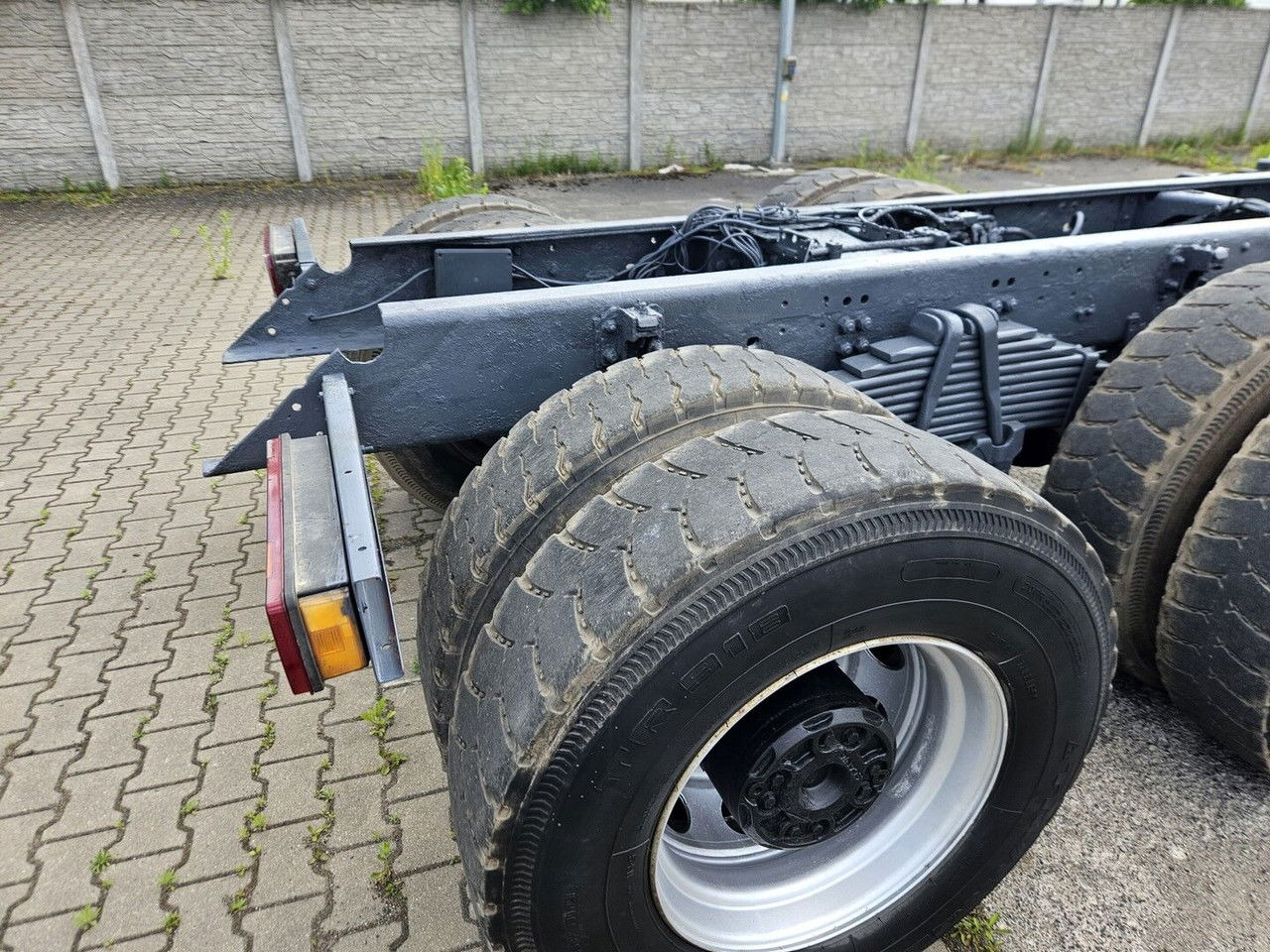 Scania 144 530 6X4 Manual Pump AND Injectros - Full Sprin G - Kabiinišassiiga veoauto: pilt 5 Scania 144 530 6X4 Manual Pump AND Injectros - Full Sprin G - Kabiinišassiiga veoauto: pilt 5