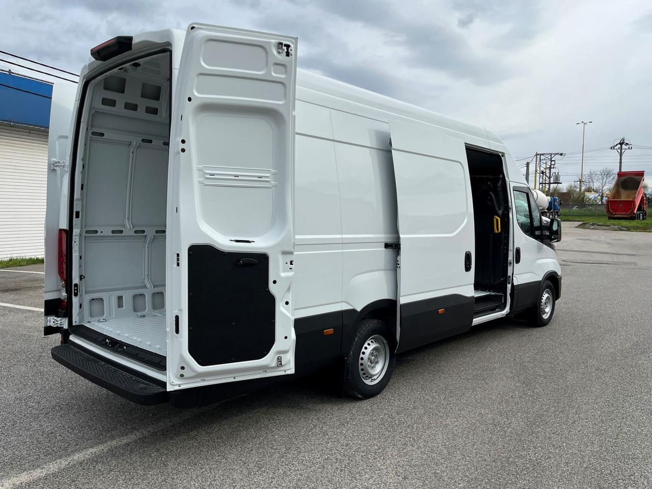 Iveco DAILY VAN, 3.0 D 176k, 35S18H V Evolution H3 - Kaubik: pilt 4 Iveco DAILY VAN, 3.0 D 176k, 35S18H V Evolution H3 - Kaubik: pilt 4