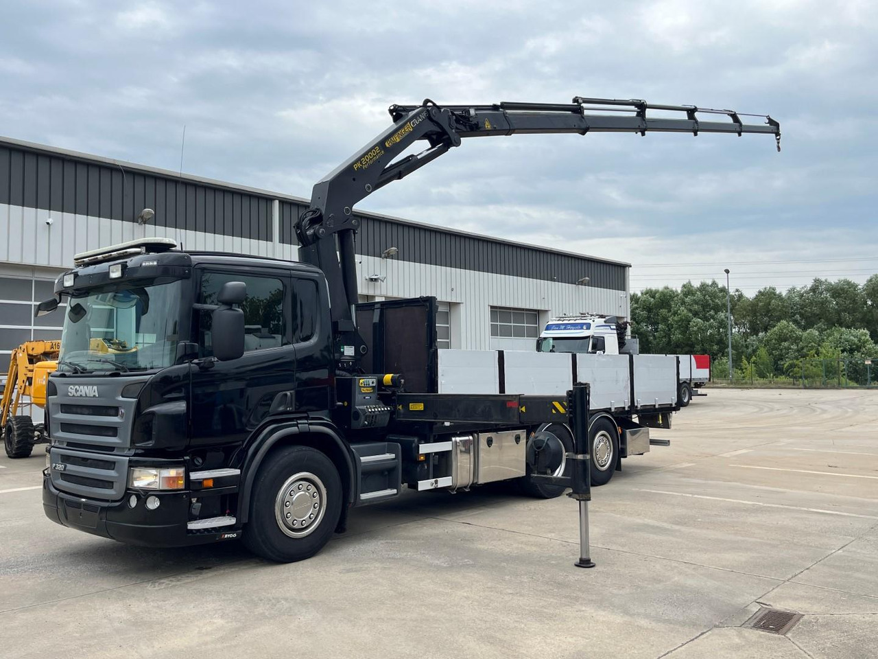 SCANIA P320, +RC, valník Crane PK 20002 - Madelveok/ Platvormveok, Kraanaga veoauto: pilt 3 SCANIA P320, +RC, valník Crane PK 20002 - Madelveok/ Platvormveok, Kraanaga veoauto: pilt 3