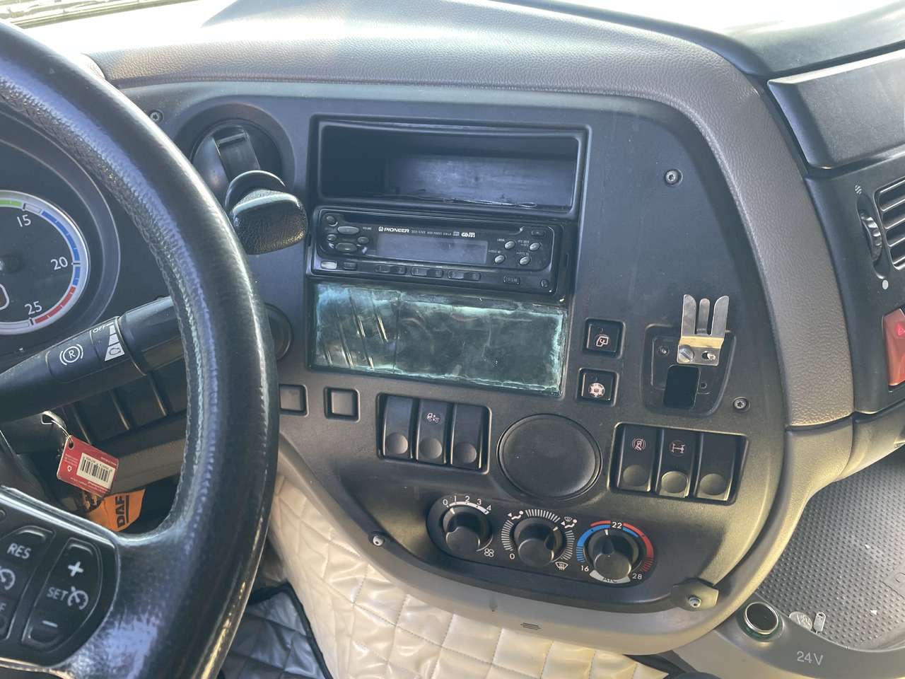 Sadulveok DAF XF410 INTARDER: pilt 14