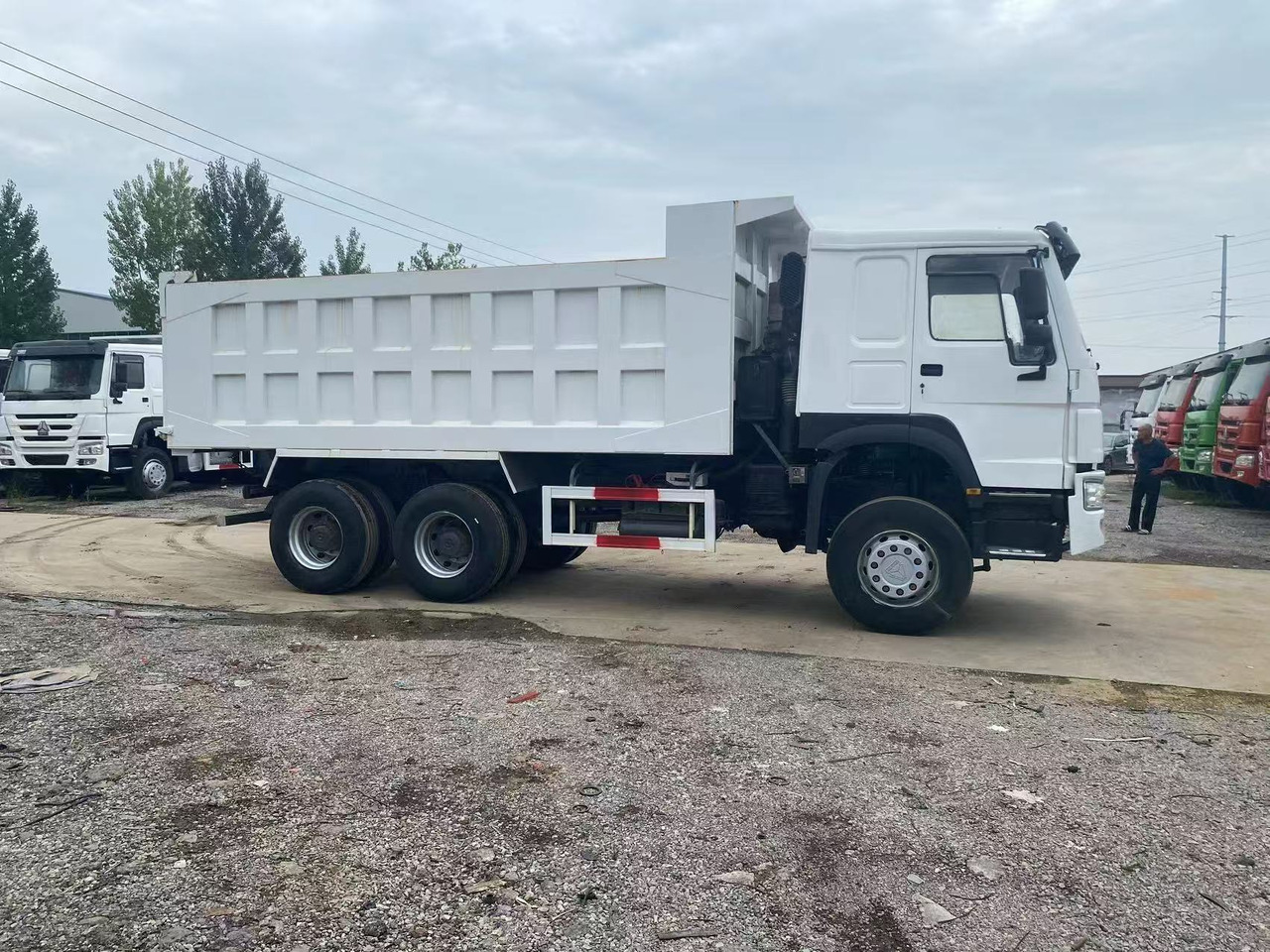 HOWO 371 - Ehitusmasinad: pilt 3 HOWO 371 - Ehitusmasinad: pilt 3