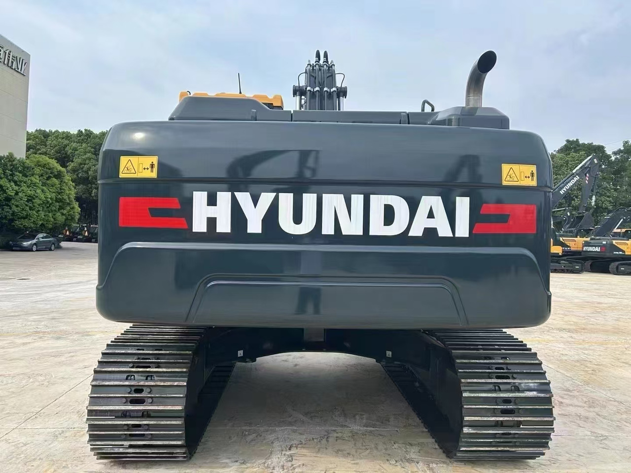HYUNDAI HX220L - Lintekskavaator: pilt 3 HYUNDAI HX220L - Lintekskavaator: pilt 3