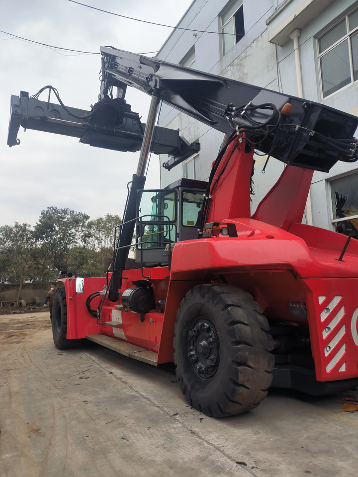 Kalmar DRF450 Used Reach stacker/Container forklift - Lükandvirnastaja: pilt 5 Kalmar DRF450 Used Reach stacker/Container forklift - Lükandvirnastaja: pilt 5