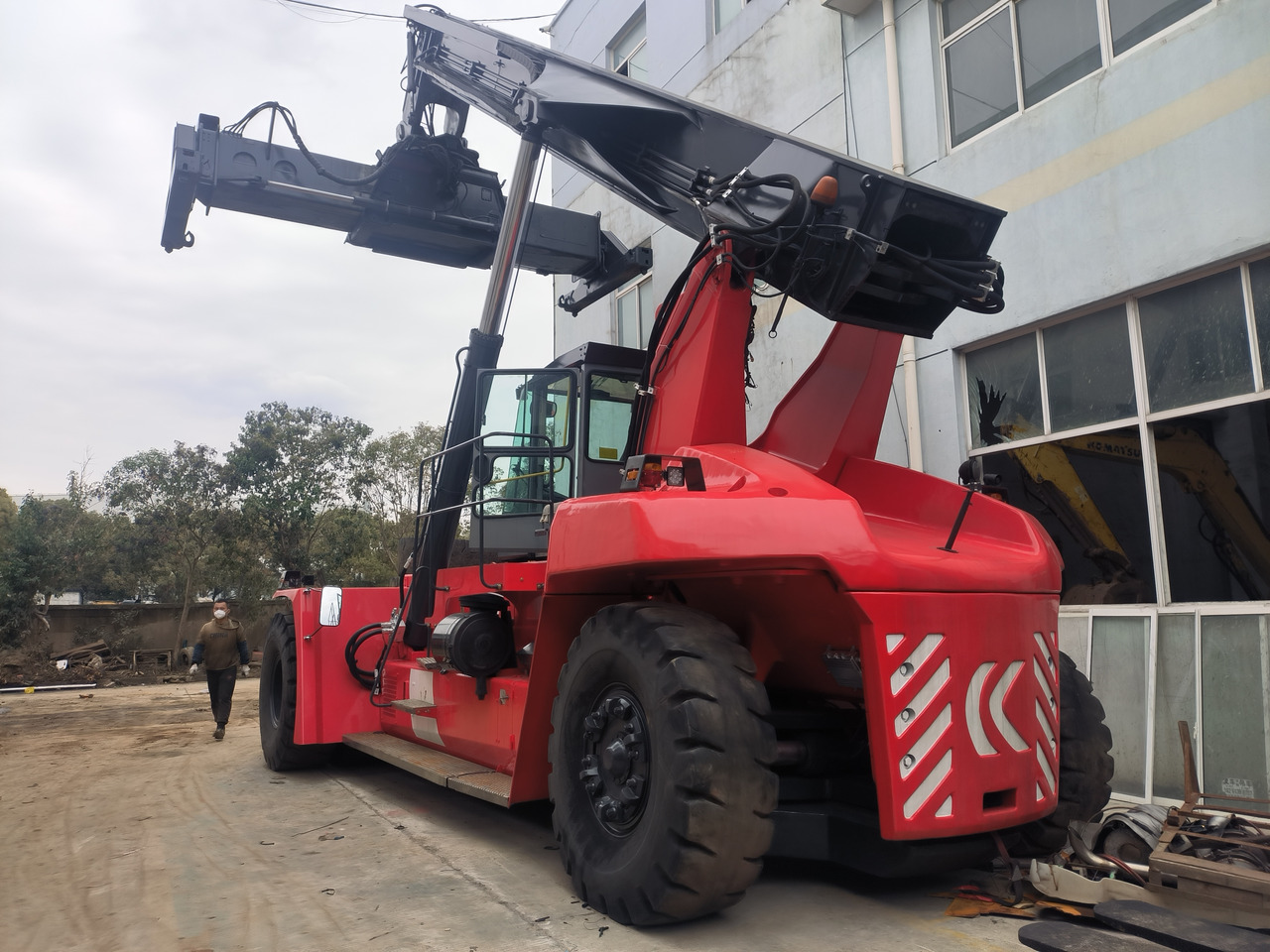 Kalmar DRF450 Used Reach stacker/Container forklift - Lükandvirnastaja: pilt 1 Kalmar DRF450 Used Reach stacker/Container forklift - Lükandvirnastaja: pilt 1