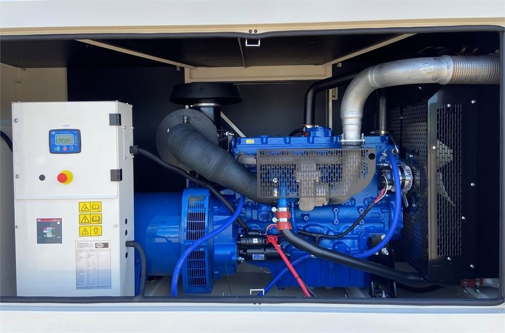 FG Wilson P220-3 - 220 kVA Genset - DPX-16012 - Generaatorikomplekt: pilt 5 FG Wilson P220-3 - 220 kVA Genset - DPX-16012 - Generaatorikomplekt: pilt 5
