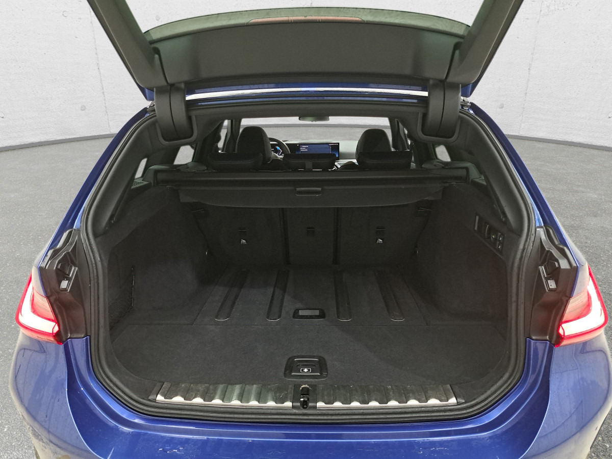 Auto BMW 320D XDRIVE TOURING KOMBI: pilt 15