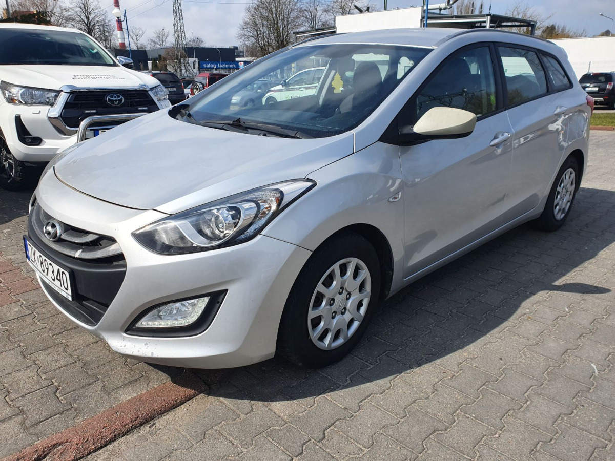 HYUNDAI I30 KOMBI - Auto: pilt 2 HYUNDAI I30 KOMBI - Auto: pilt 2