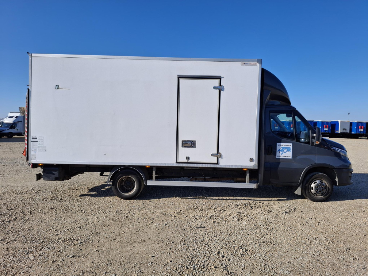 IVECO DAILY 50C18 KONTENER Z WINDĄ - Kasti veoauto: pilt 4 IVECO DAILY 50C18 KONTENER Z WINDĄ - Kasti veoauto: pilt 4