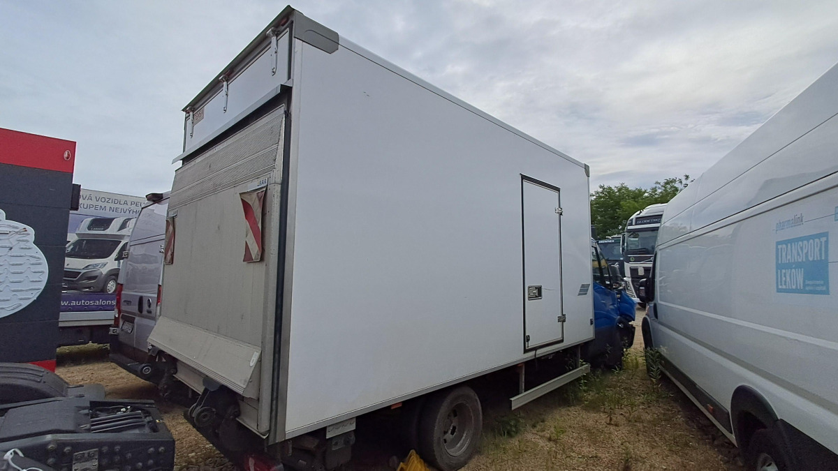 IVECO DAILY KONTENER Z WINDĄ - Kasti veoauto: pilt 3 IVECO DAILY KONTENER Z WINDĄ - Kasti veoauto: pilt 3