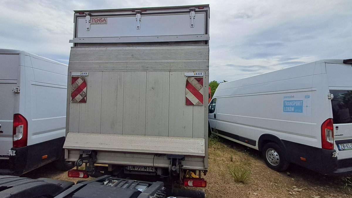 IVECO DAILY KONTENER Z WINDĄ - Kasti veoauto: pilt 4 IVECO DAILY KONTENER Z WINDĄ - Kasti veoauto: pilt 4