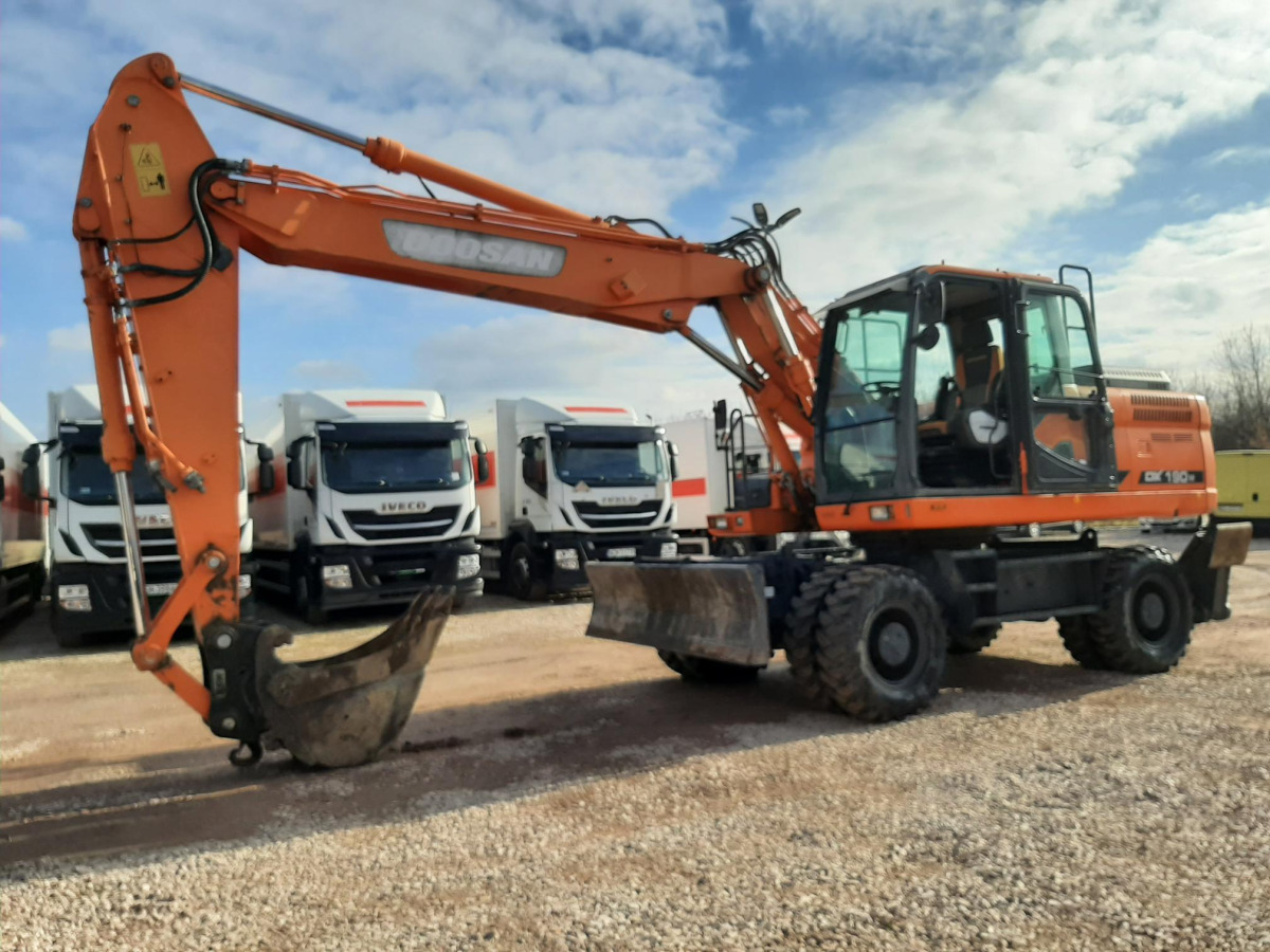 Koparka kołowa Doosan DX190W-3 2014 - 9261 mtg - silnik sprawny - Ratastel ekskavaator: pilt 2 Koparka kołowa Doosan DX190W-3 2014 - 9261 mtg - silnik sprawny - Ratastel ekskavaator: pilt 2